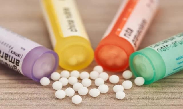 Leki homeopatyczne na AZS – czy naprawdę działają? Skuteczne preparaty i opinie Leki homeopatyczne na AZS – czy naprawdę działają? Skuteczne preparaty i opinie