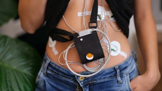 Badanie Holtera na czym polega – jak przebiega i dlaczego warto je wykonać Badanie Holtera na czym polega – jak przebiega i dlaczego warto je wykonać