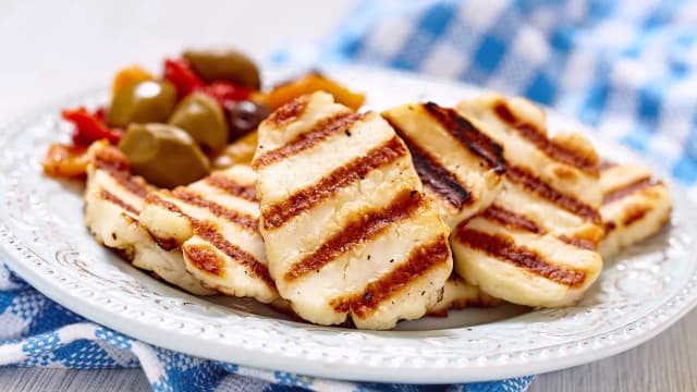 Czy ser halloumi jest zdrowy? Odkryj korzyści i zagrożenia zdrowotne Czy ser halloumi jest zdrowy? Odkryj korzyści i zagrożenia zdrowotne