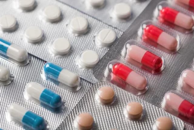 Leki przeciwhistaminowe na co pomagają? Zastosowanie, działanie i skutki uboczne Leki przeciwhistaminowe na co pomagają? Zastosowanie, działanie i skutki uboczne